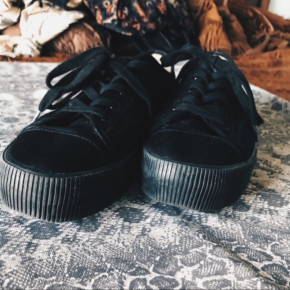 Faux suede platform shoes (H&M)